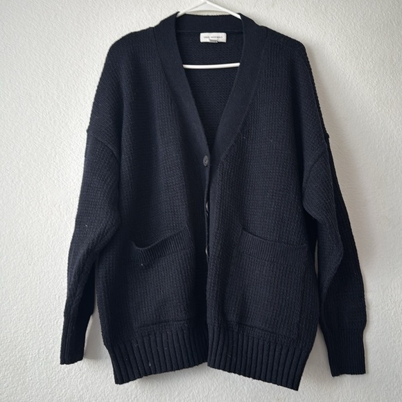 Free Assembly Women's Grandpa Cardigan Sweater with Long Sleeves - Picture 4 of 5